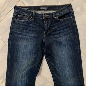 Lucky Brand sweet straight  Blue denim Jeans. EUC!